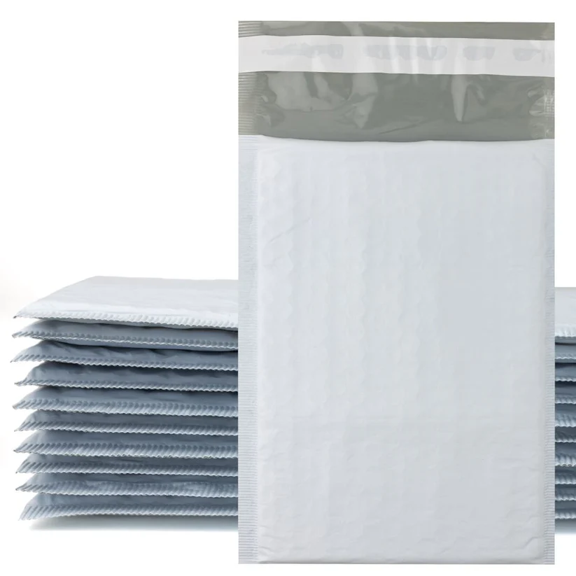 POLYETHYLENE BUBBLE MAILER, SIZE 12.5'' X 19'', #6 – PACK OF 100.
0