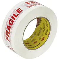[PA601] 3M RUBAN D'EMBALLAGE SCOTCHMD 3771 AVEC MESSAGE, ADHÉSIF THERMOFUSIBLE, 2 MILS, 48 MM (1-22/25") X 100 M (328') 